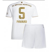 Bayern Munich Benjamin Pavard #5 Fußballbekleidung Auswärtstrikot Kinder 2022-23 Kurzarm (+ kurze hosen)